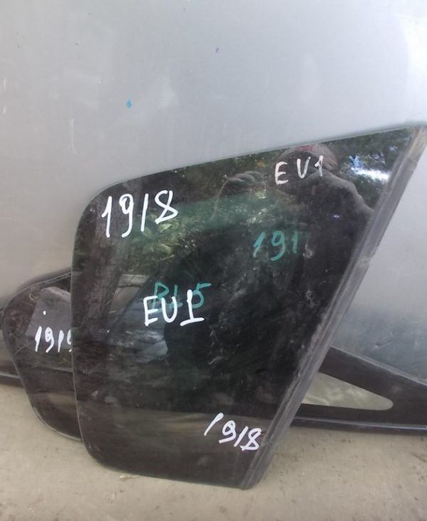 форточка кузова задняя HONDA CIVIC 7, EU1 ( ХОНДА / ЦИВИК / СИВИК )