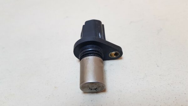 датчик положения распредвала TOYOTA COROLLA 9, NZE121 ( ТОЙОТА / КОРОЛЛА / COROLA ) - Image 3
