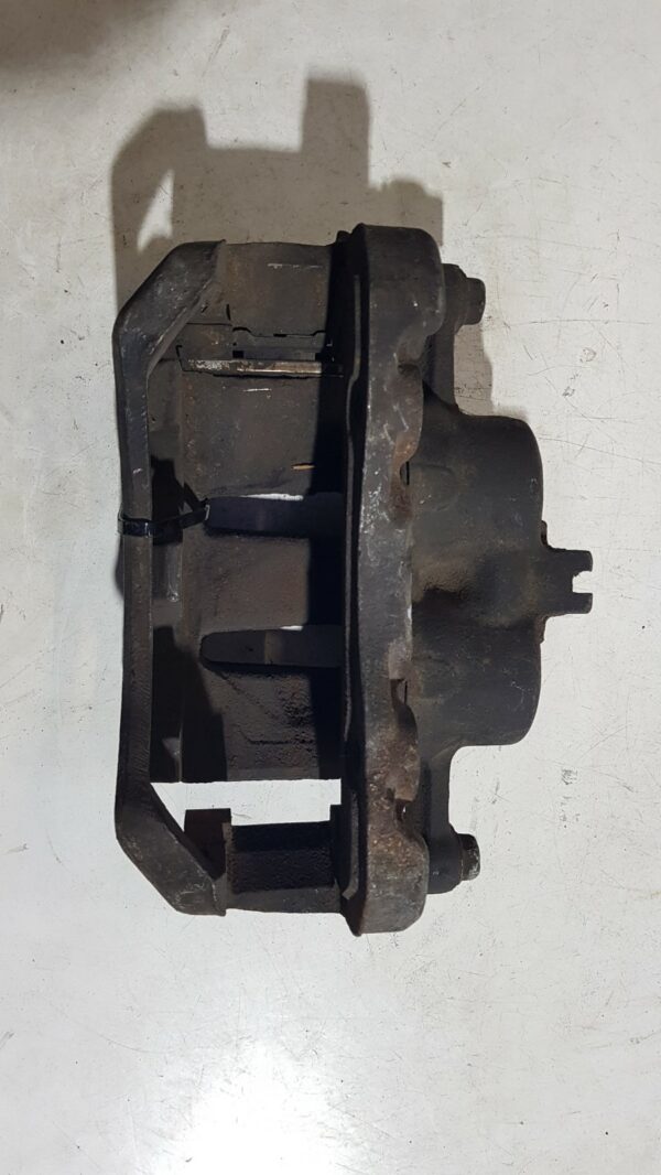 суппорт передний правый NISSAN CEDRIC 6, Y30 ( НИССАН / ЦЕДРИК ) - Image 3