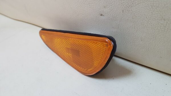 поворотник передний правый NISSAN CEFIRO 3, A33 ( НИССАН / ЦЕФИРО / МАКСИМА / MAXIMA ) - Image 3