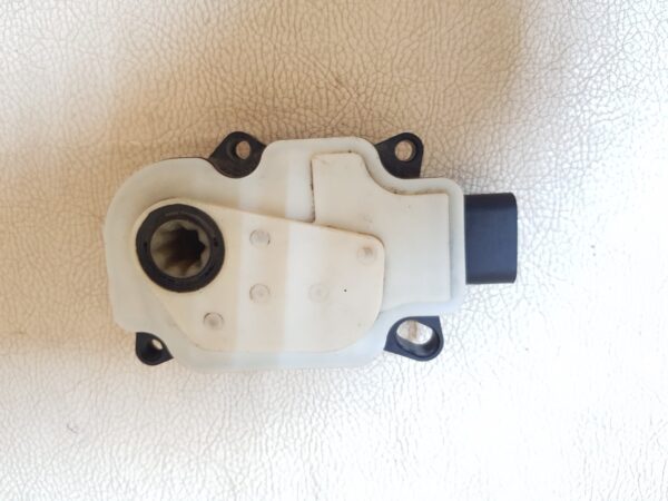 сервопривод заслонок печки VOLVO XC90 2, L LA2 LA4 L_A2 L_A4 ( ВОЛЬВО / ХС90 ) - Image 2