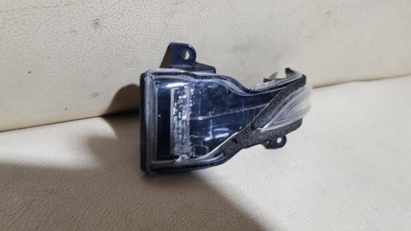 повторитель поворота в зеркало левый SUBARU OUTBACK 6, BT ( СУБАРУ / АУТБЕК / АУТБАК ) - Image 2