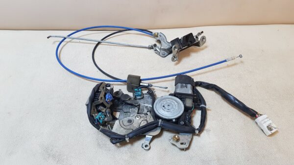 замок двери задний правый TOYOTA VOXY 1, R60 AZR65G ( ТОЙОТА / ВОКСИ ) - Image 3
