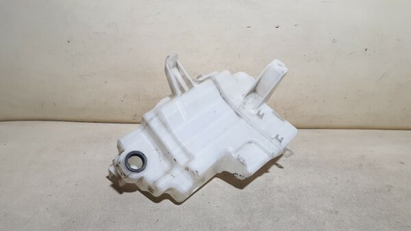 бачок стеклоомывателя TOYOTA RAV4 4, XA40 ZSA44 ( ТОЙОТА / РАВ4 ) - Image 4