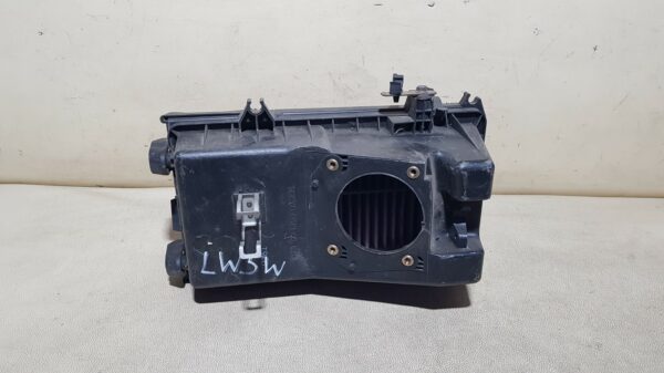 корпус воздушного фильтра MAZDA MPV 2, LW5W ( МАЗДА / МПВ ) - Image 2