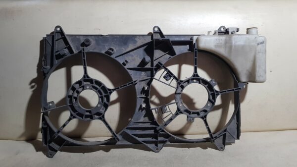 диффузор радиатора TOYOTA VOXY 1, R60 AZR60G ( ТОЙОТА / ВОКСИ ) - Image 2