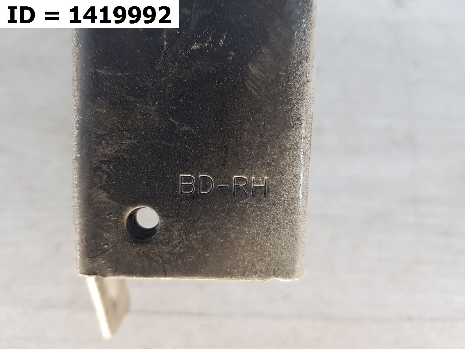 петля крышки багажника правая Kia CERATO 4 (BD) - Image 4