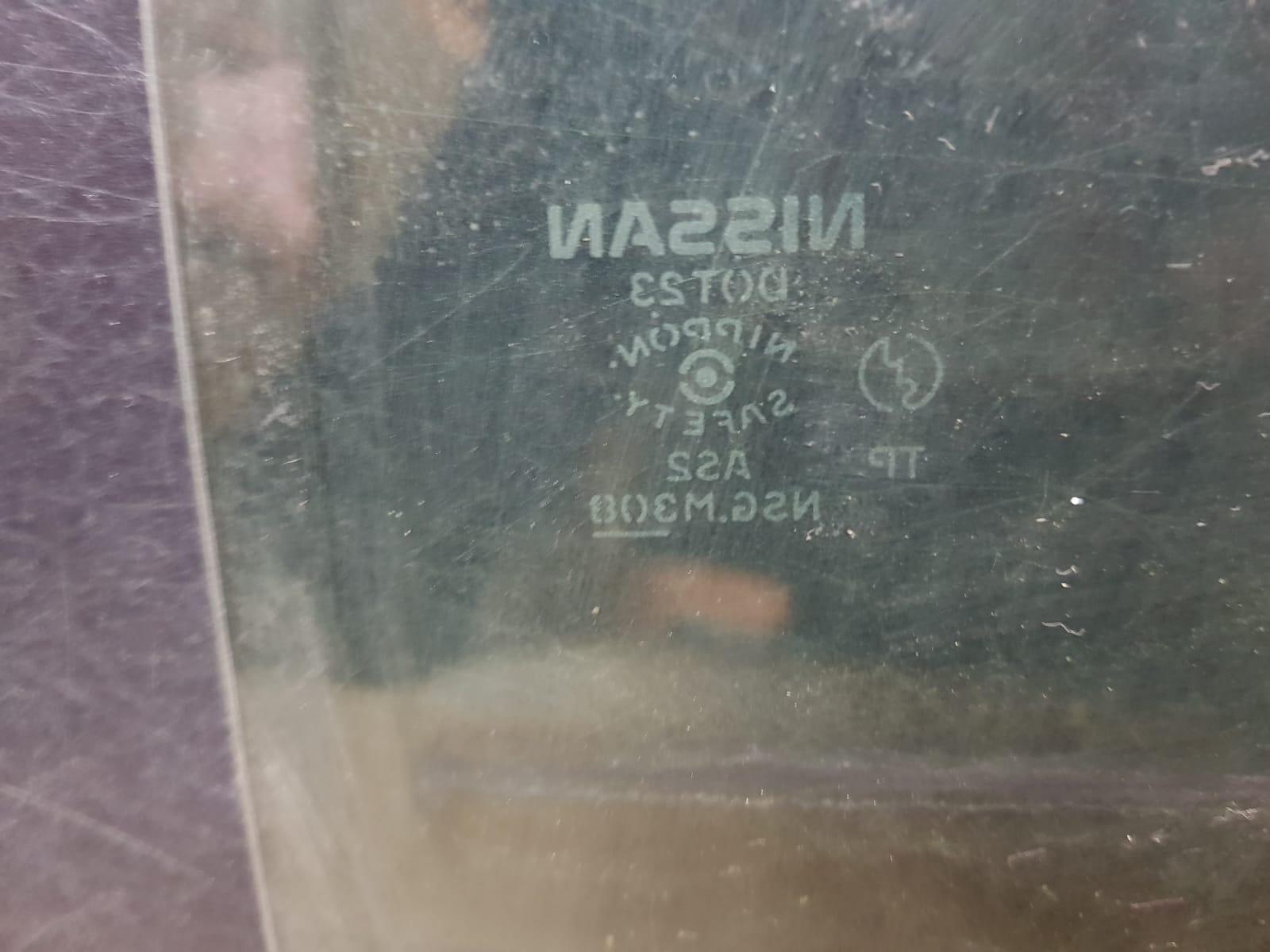стекло двери заднее NISSAN - Image 2