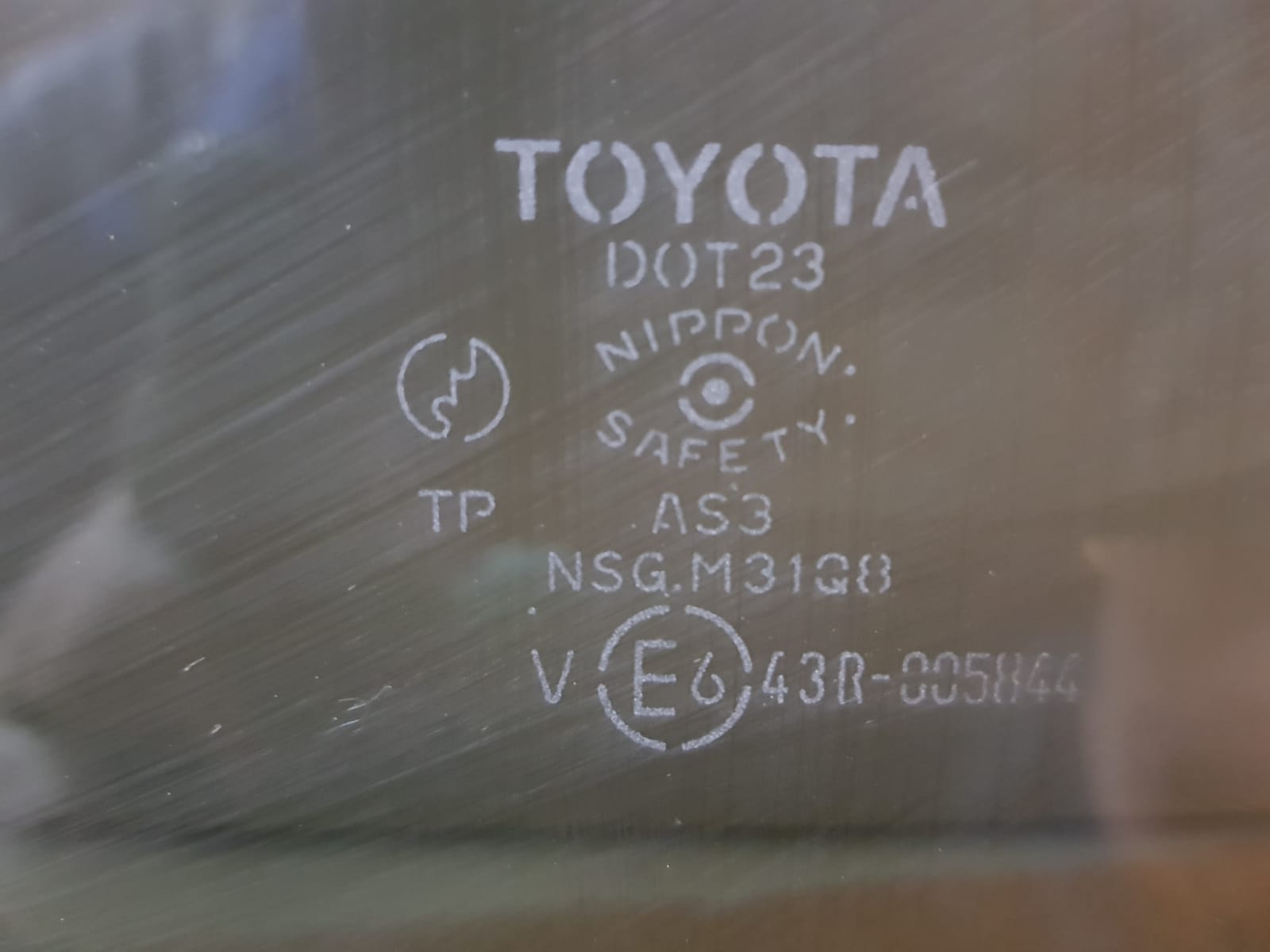 стекло двери заднее правое TOYOTA FUNCARGO 1, NCP20 NCP21 ( ТОЙОТА / ФАНКАРГО / ФУНКАРГО / ЯРИС ВЕРСО / YARIS VERSO ) - Image 2