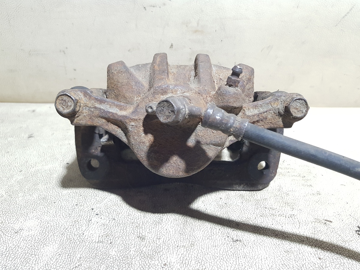 суппорт передний правый TOYOTA WINDOM 1, XV10 VCV10 - Image 4
