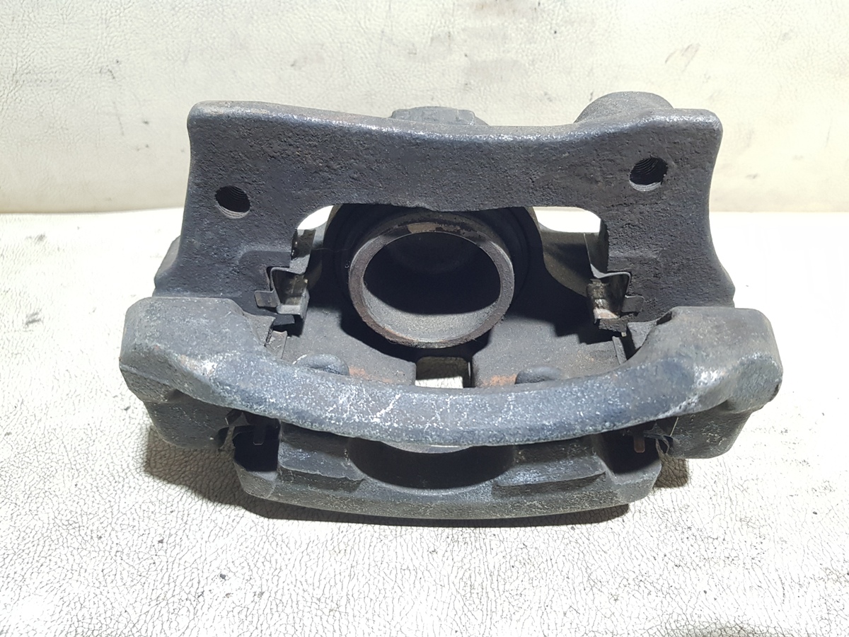 суппорт передний правый TOYOTA CROWN 11, S170 jzs171 - Image 3