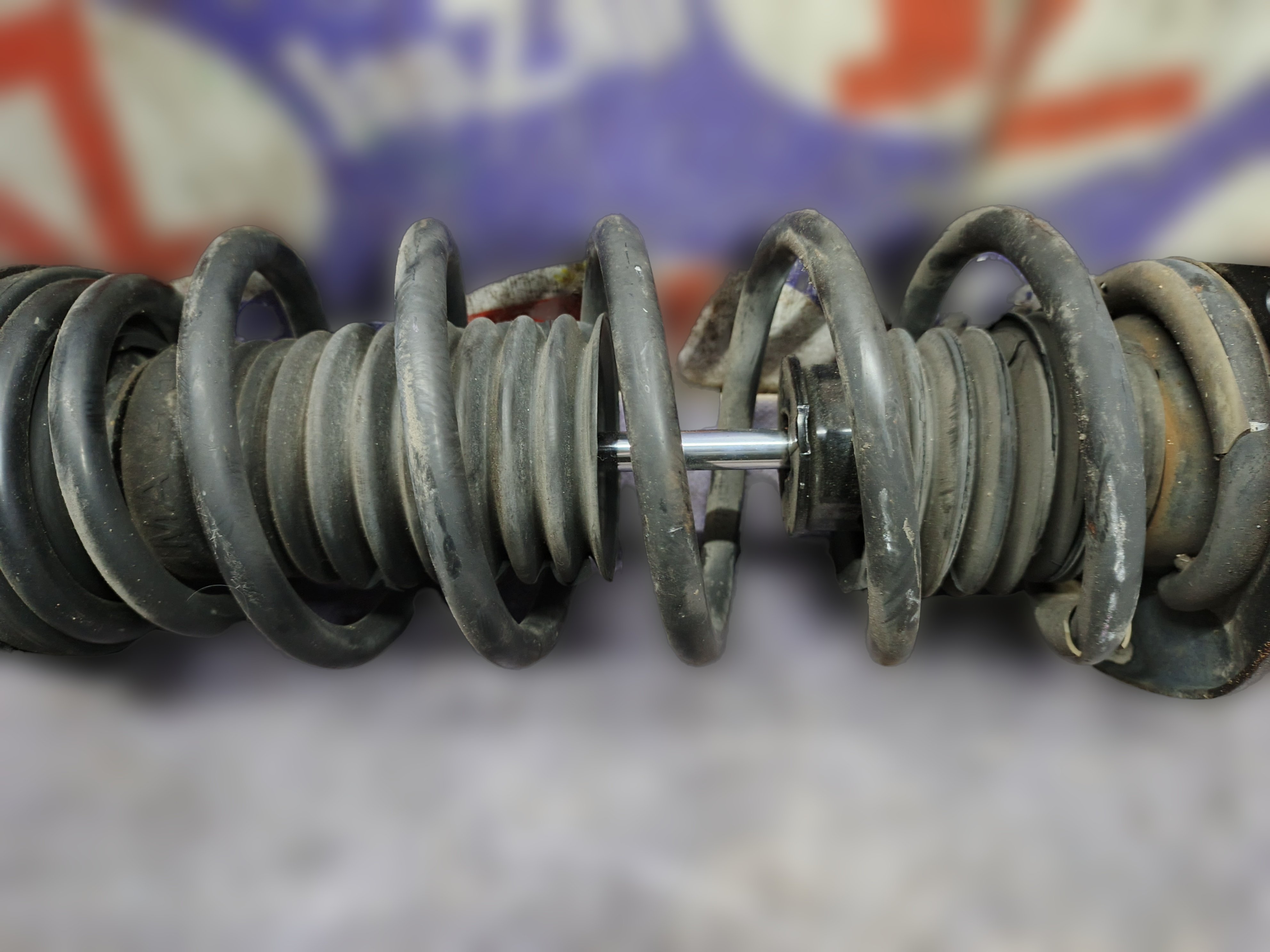 стойка подвески задний левый Nissan Fuga Y51 - Image 2