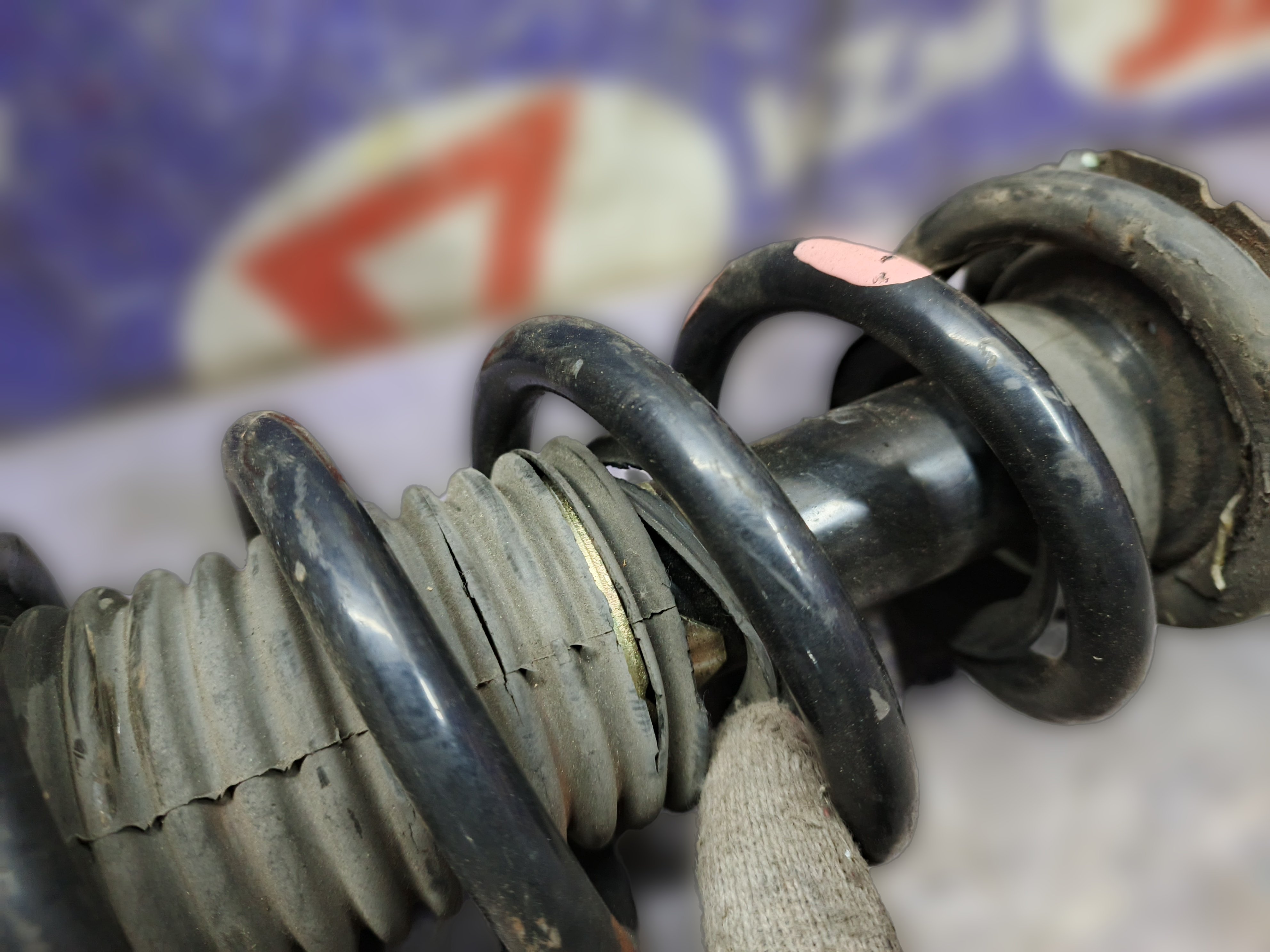 стойка подвески передний левый Nissan Skyline 11, V35 - Image 2