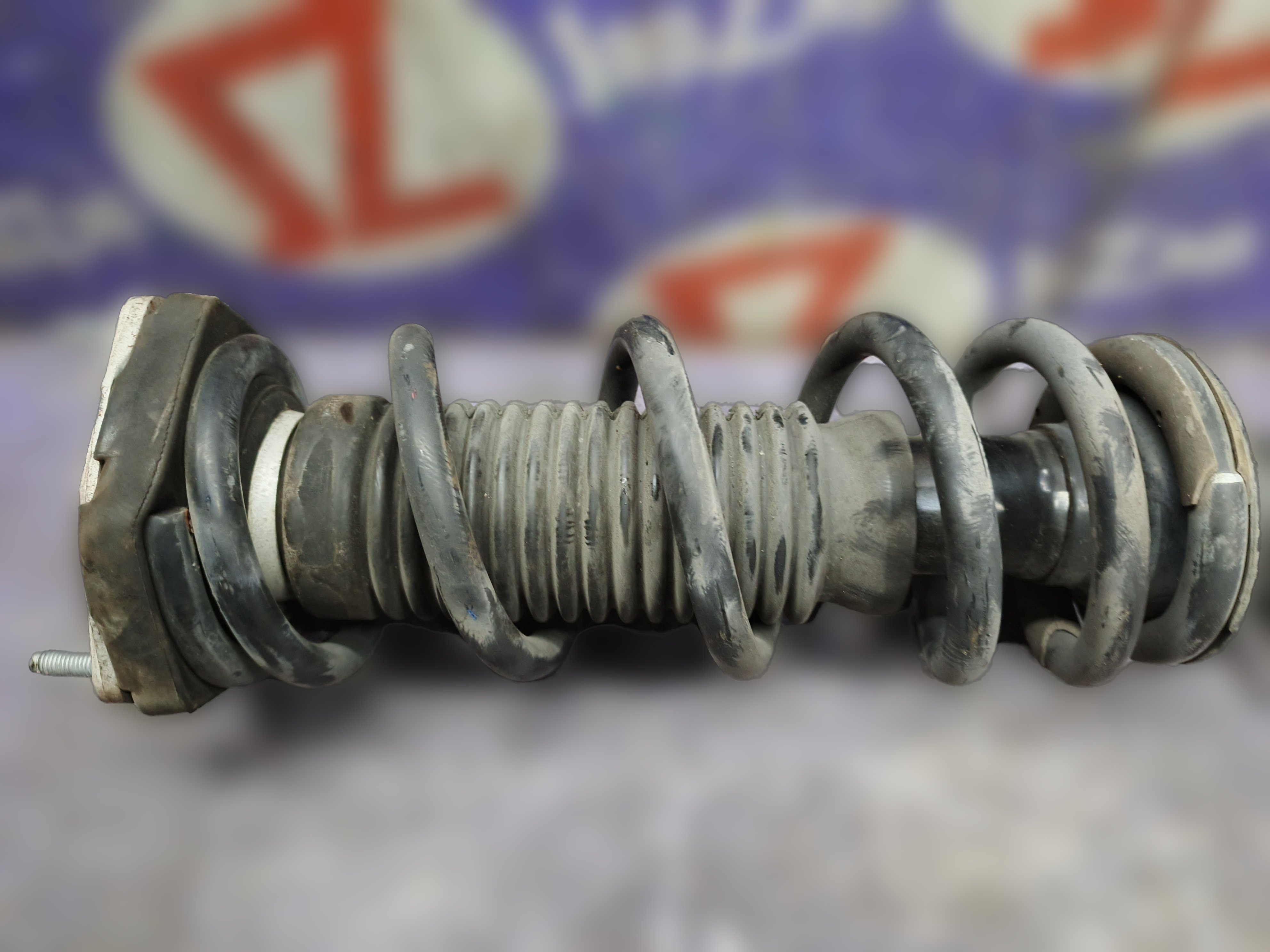 стойка подвески передний левый Nissan Fuga Y51 - Image 2