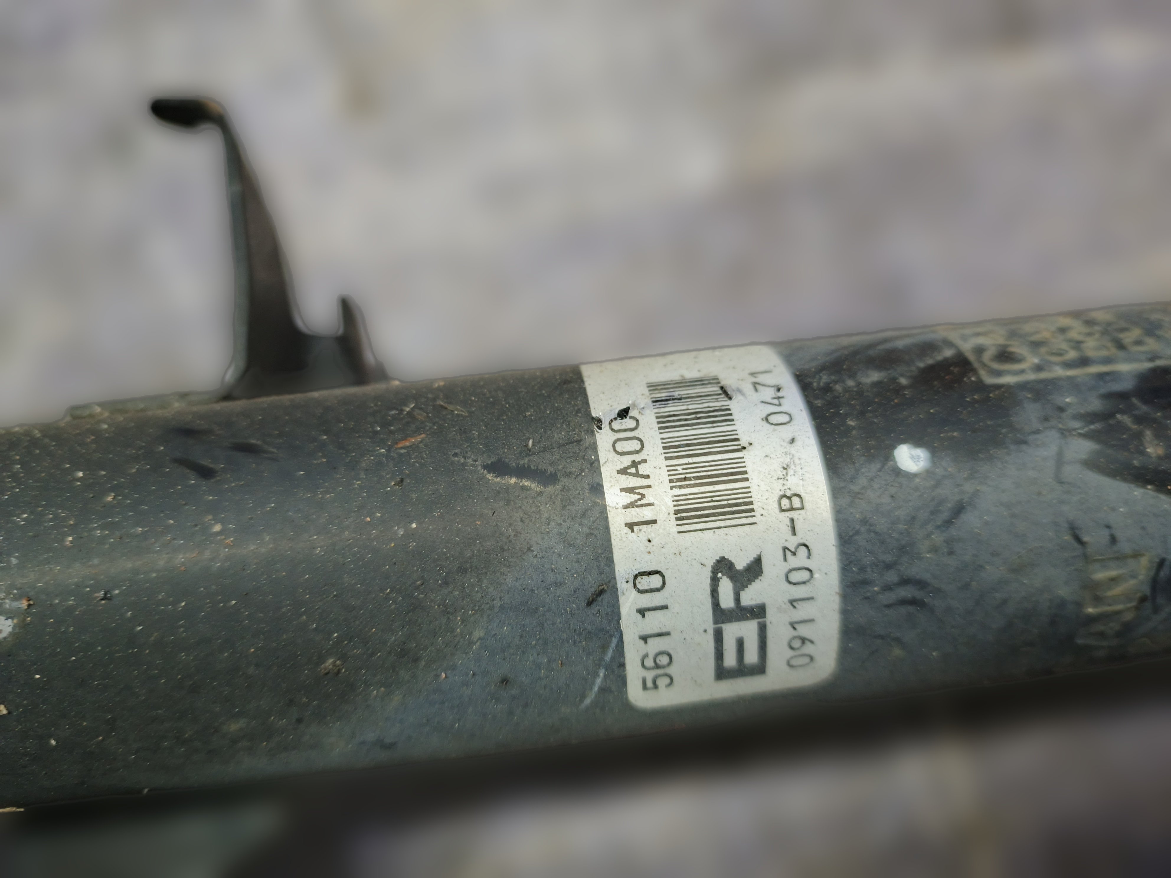 стойка подвески передний правый Nissan Fuga Y51 - Image 4